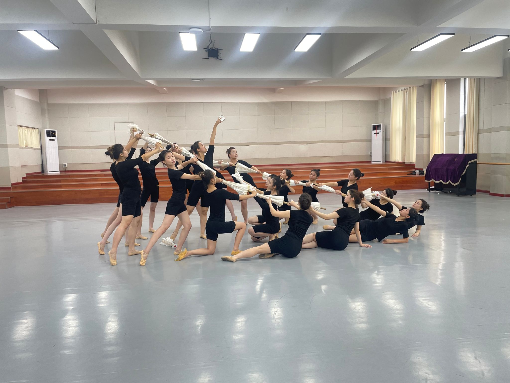 欢迎报考安康学院维多利亚老品牌vic官网